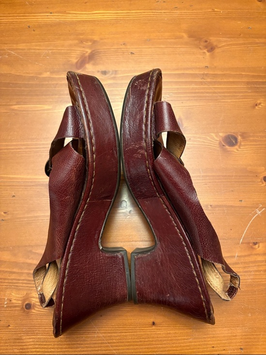 Born Women's Dark Brown Leather Crisscross Sandals with Buckle - Picture 3 of 6